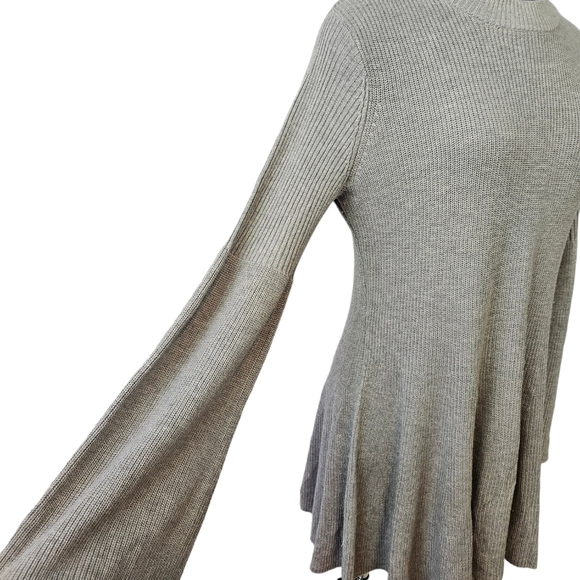 Laurie Felt Frilling Hem Round Neck‎ Bell Sleeve Gray Sweater Dress Size Small - Picture 5 of 9